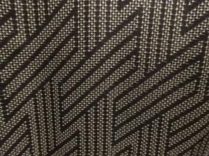 アンティーク　幾何学模様織出し本場泥大島紬着物